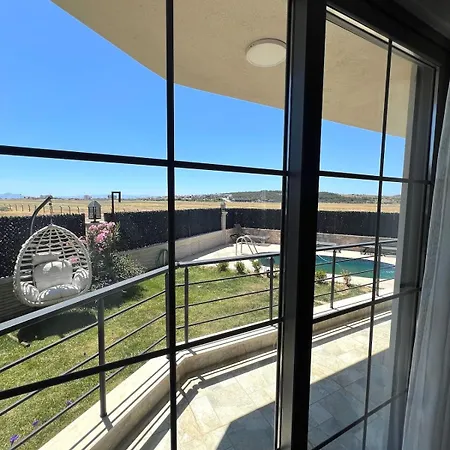 Stylish 2-br With Pool Near Sarimsakli Daire Ayvalı
