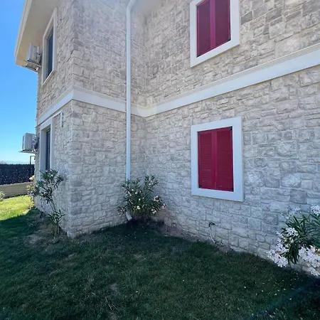 Daire Stylish 2-br With Pool Near Sarimsakli