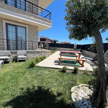 Stylish 2-br With Pool Near Sarimsakli דירה
